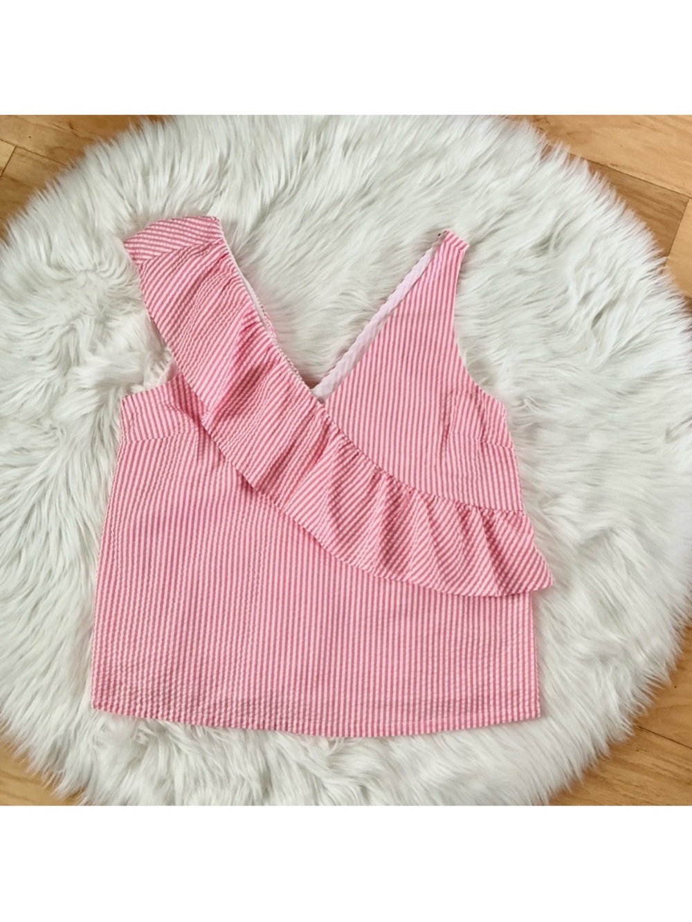 Vineyard Vines Seersucker V-neck Striped Ruffle Tank Top Size 10